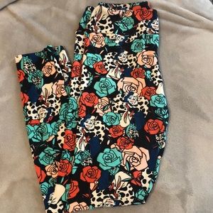 LuLaRoe TC Disney Cruella DeVille Leggings